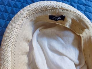 Sombrero KIABI bebé beige y negro