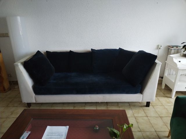 Divano a 3 posti beige e blu