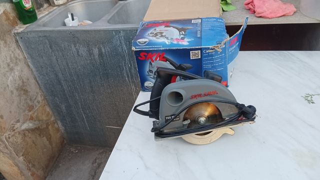 Sierra circular Skil 700W