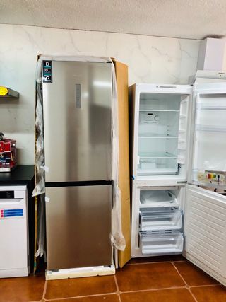 Frigorífico HISENSE combi 185x60cm