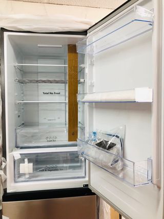 Frigorífico HISENSE combi 185x60cm