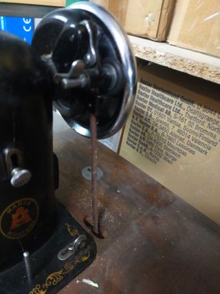 Maquina de coser antigua alfa