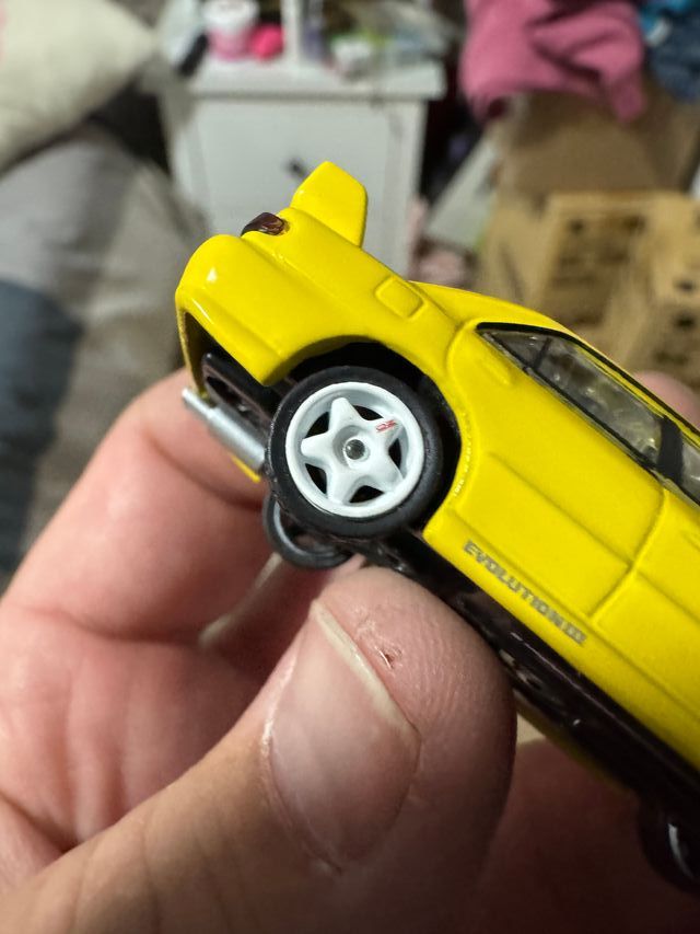 Tarmac Mitsubishi Lancer GSR Evolution 3 amarillo