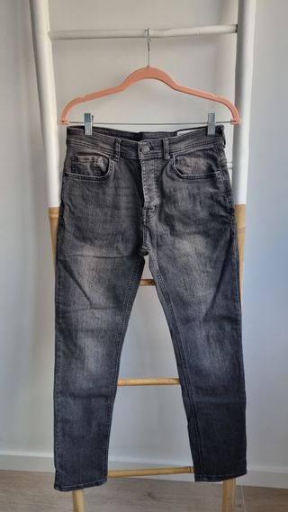 Vaquero gris hombre ajustado. Talla 40 W30 L30
