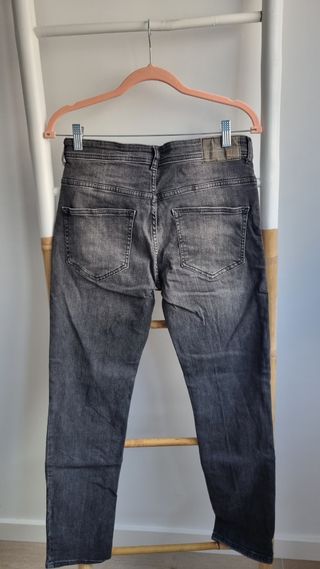 Vaquero gris hombre ajustado. Talla 40 W30 L30