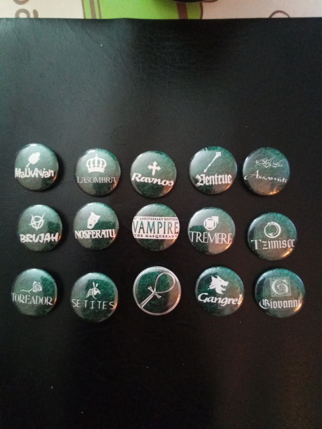 15 Chapas Vampiro: La Mascarada