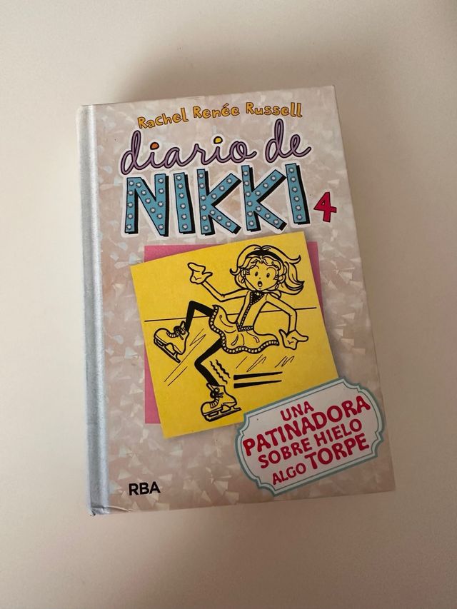 Diario de Nikki 4 - Una patinadora sobre hielo ...