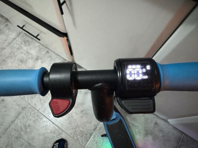 Patinete eléctrico infantil