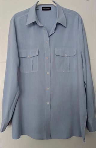 Camisa azul Sense oBlusa Stradivarius rosa estampa