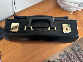 Maletín médico piel negra