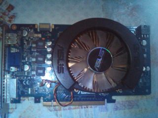 1 targeta grafica a elegir