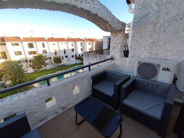 Alquiler vacacional casa con piscina.