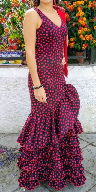 Traje flamenca rojo y negro
