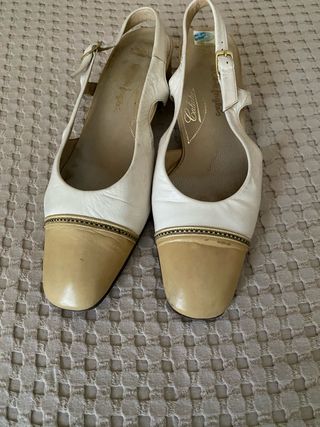 Zapatos salón piel beige/blanco talla 39