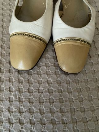 Zapatos salón piel beige/blanco talla 39
