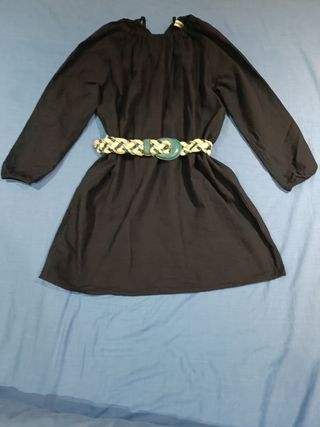 Vestido con su cinturón 