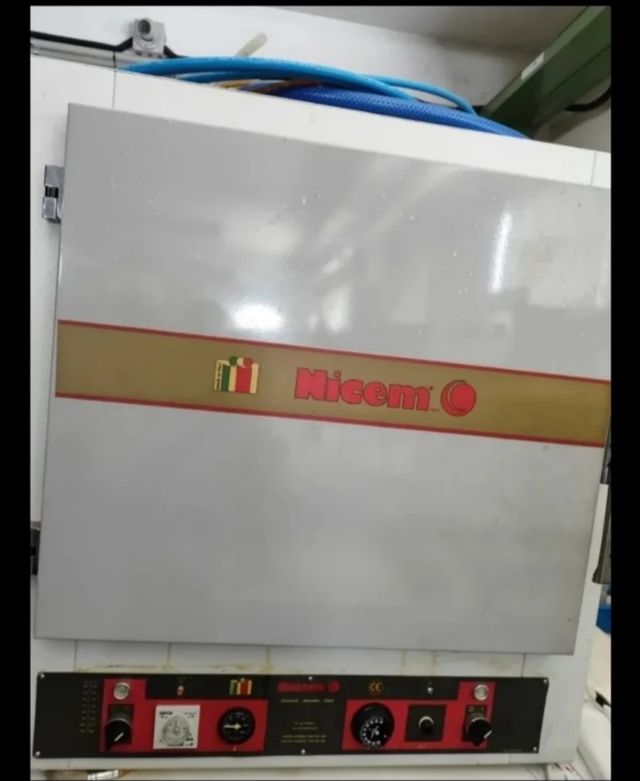 Máquina de gota de resina