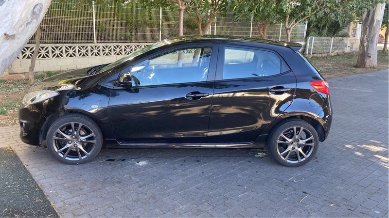 Mazda 2 2008 - foto 1