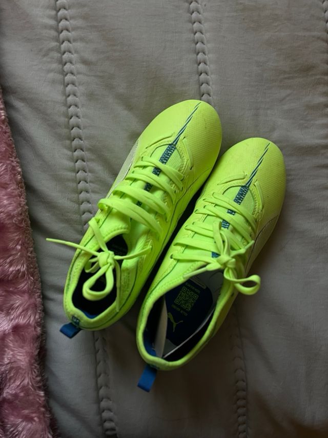 Botas fútbol Puma - Amarillas y Azules