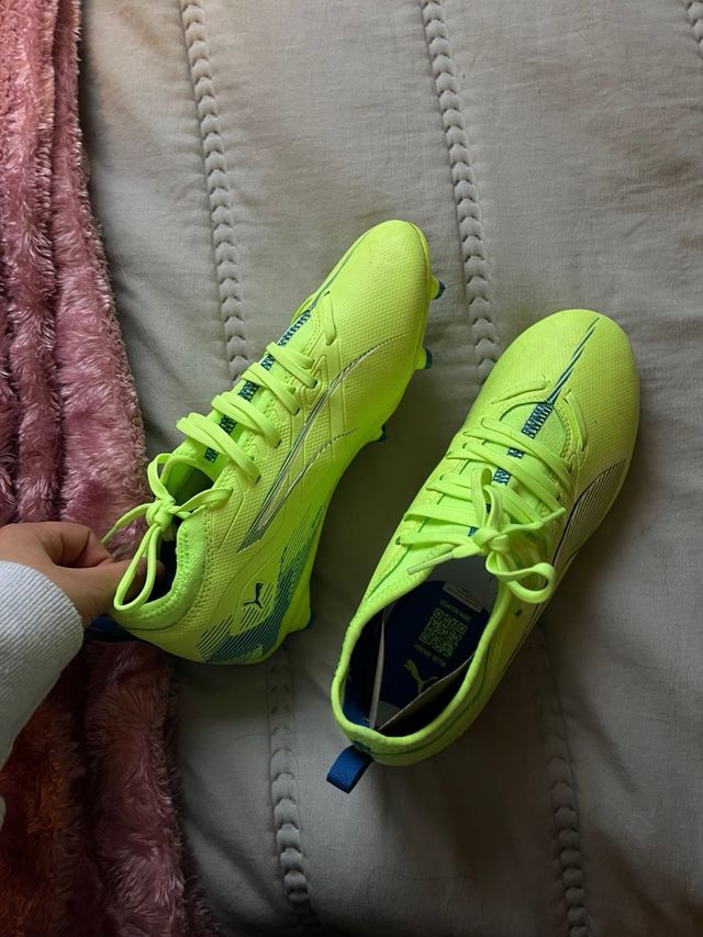 Botas fútbol Puma - Amarillas y Azules