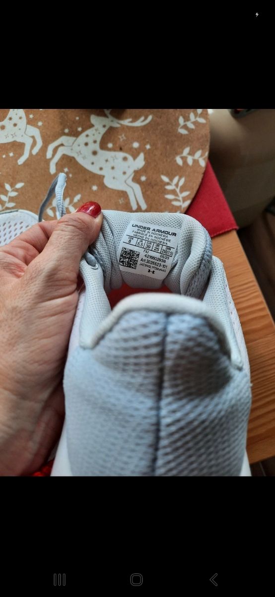 Zapatillas Under Armour talla 39 Gris Rosa