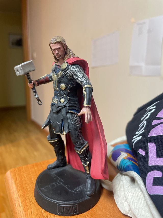 Figura Thor 15cm Resina Marvel