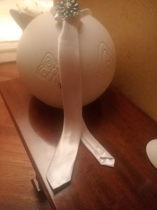 Cravattino donna trendy con spilla