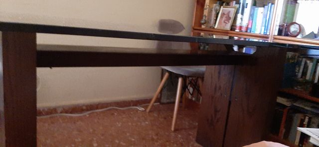 Mesa de comedor moderna - cristal y madera