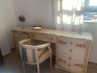 Tocador antiguo estilo clásico