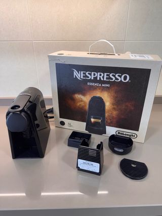Cafetera Nespresso Essenza Mini Negra