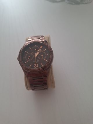 Reloj acero color chocolate 
