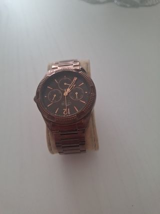 Reloj acero color chocolate 
