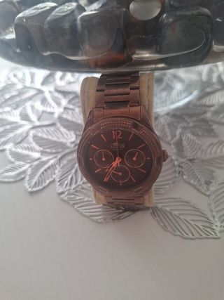 Reloj acero color chocolate 
