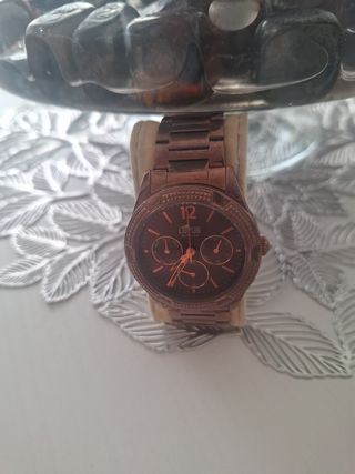 Reloj acero color chocolate 
