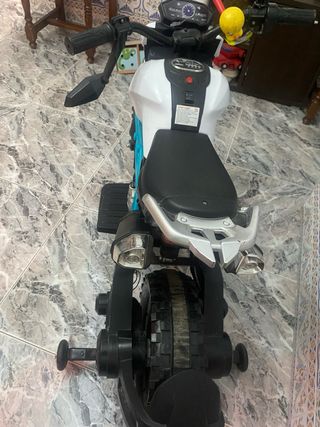 Moto eléctrica infantil