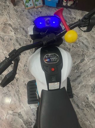 Moto eléctrica infantil