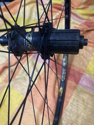 Rueda Mavic Cosmos 700 trasera