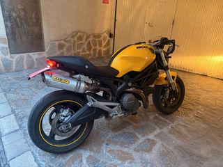 Ducati Monster 696 - 2011