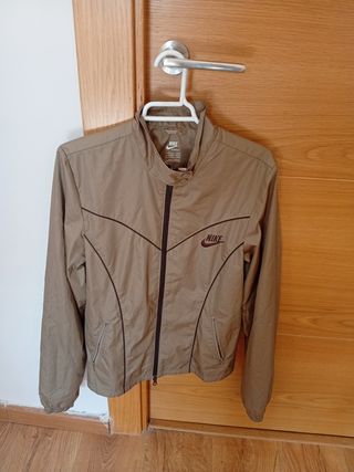 Chaqueta chubasquero Nike vintage talla S
