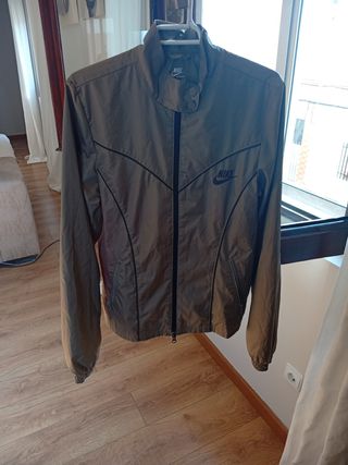 Chaqueta chubasquero Nike vintage talla S
