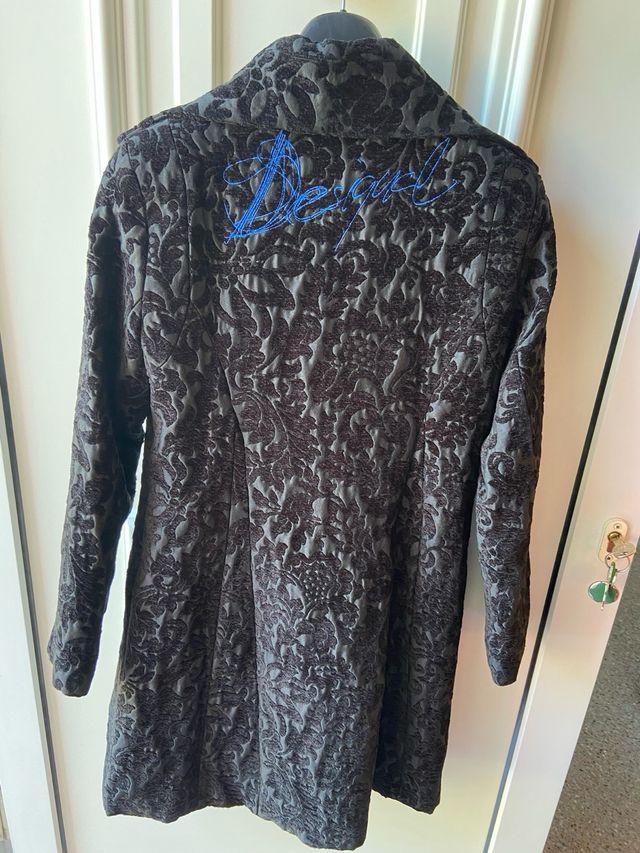 Abrigo Desigual negro