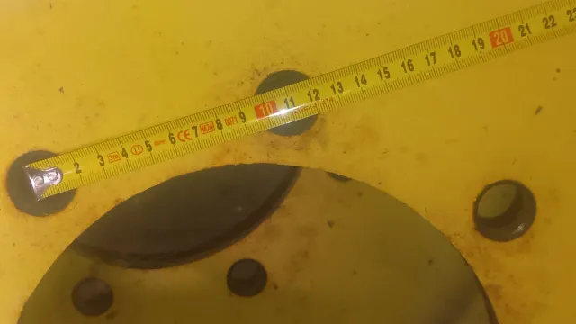 2 Ruedas estrechas seminuevas.