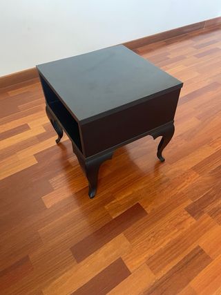 Comodino nero in legno