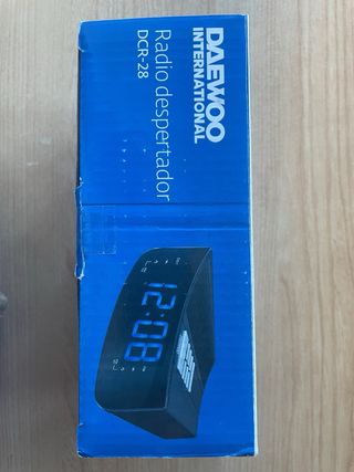 Radio despertador Daewoo DCR-28