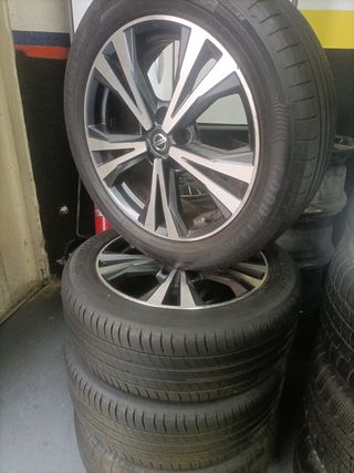 Llantas Nissan 