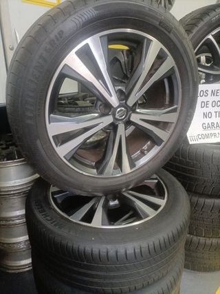 Llantas Nissan 