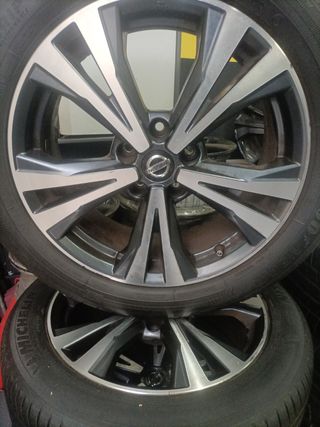 Llantas Nissan 