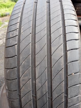 se venden neumáticos de segunda mano