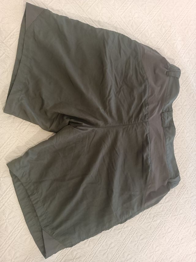 Pantalón corto montaña Quechua talla 44 