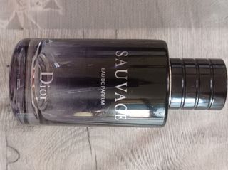 Bottiglie di profumo vuote